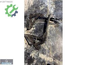 VOLKSWAGEN GOLF 2006 KAPUT MENTEŞESİ ÖZEREN YEDEK PARÇA
