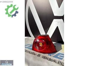 VOLKSWAGEN GOLF 2006 SAĞ STOP ÖZEREN YEDEK PARÇA