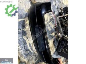 VOLKSWAGEN GOLF 5 ARKA TAMPON ÖZEREN YEDEK PARÇA