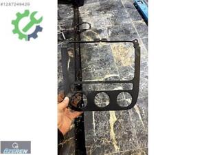 VOLKSWAGEN GOLF 5 GÖĞUS CERCEVESİ ÖZEREN YEDEK PARÇA