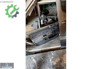 VOLKSWAGEN GOLF 5 KAPI DÖŞEMESI ÖZEREN YEDEK PARÇA 05301368927