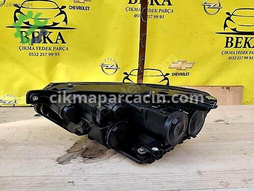 Volkswagen Passat Sağ Ön Far çıkma parça