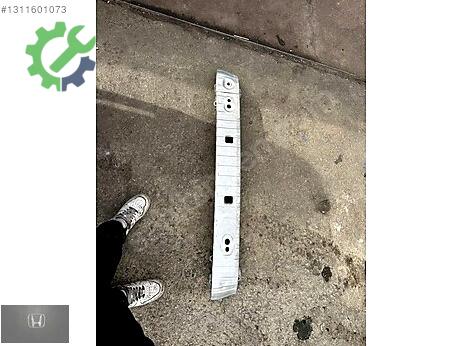 Volvo S40 Arka Tampon Demiri çıkma parça