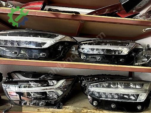 Volvo XC90 Sağ Ön Far çıkma parça