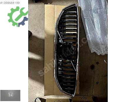 Volvo V40 Ön Panjur çıkma parça