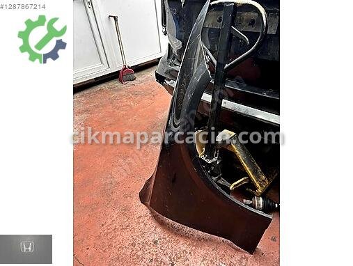 Volvo V90 Sağ Çamurluk çıkma parça