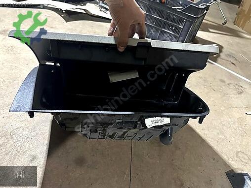 Volvo XC 40 Torpido çıkma parça