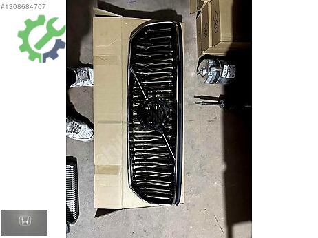 Volvo XC 40 Ön Panjur çıkma parça
