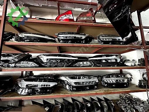 Volvo XC 60 Sağ Ön Far çıkma parça