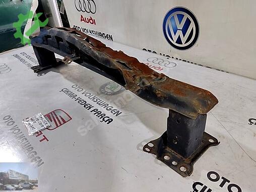 Volkswagen Golf Ön Tampon Demiri 5K0807109 çıkma parça