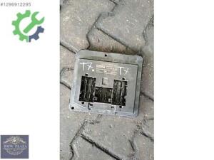 VW TRANSPORTER-AMARO­K-POLO-SCALA-POLO 2Q0937090D