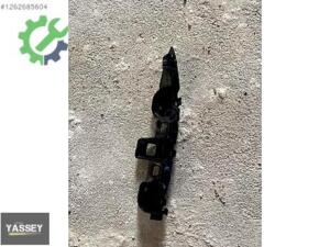 Volkswagen Passat Tampon Tutacağı Çıkma
