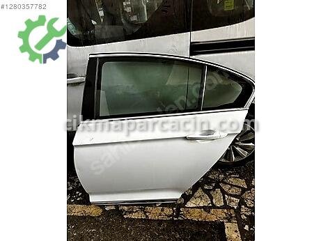Volkswagen Passat Sağ Arka Kapı çıkma parça