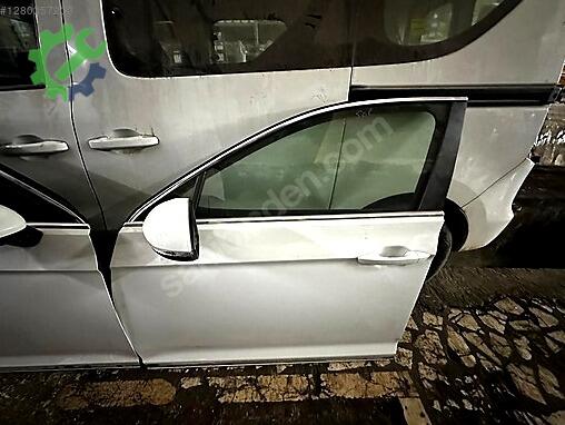 Volkswagen Passat Sağ Kapı çıkma parça