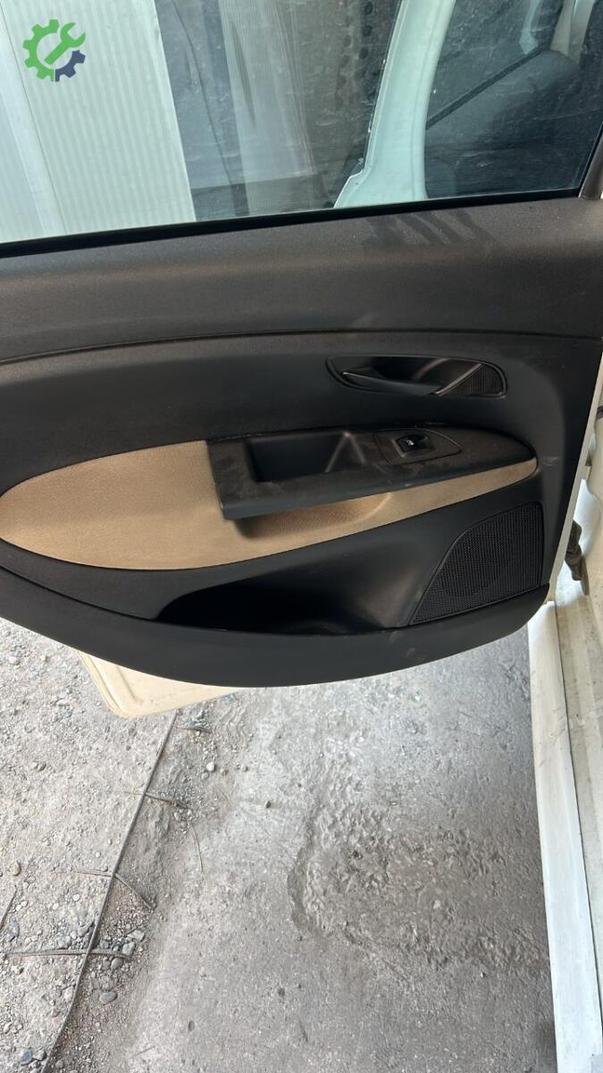 Fiat Linea Kapı Döşemesi çıkma parça