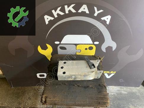 Mercedes-Benz B Serisi Tampon Braketi A2466200195 çıkma parça