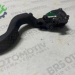 A4  PASSAT  GAZ PEDALI 8D1721523E