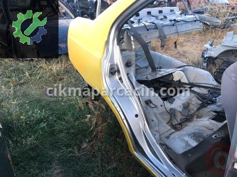 Hyundai Accent Sağ Arka Çamurluk çıkma parça