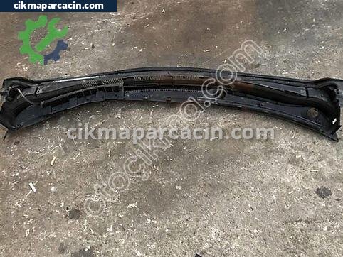 Hyundai Accent Ön Cam Izgarası çıkma parça
