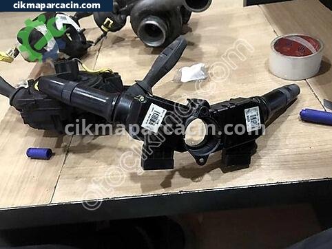 Hyundai Accent Sinyal Kolu çıkma parça