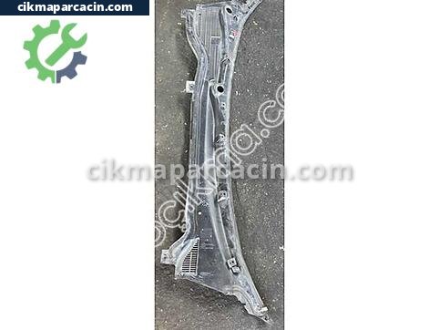 Hyundai Accent Ön Cam Izgarası çıkma parça