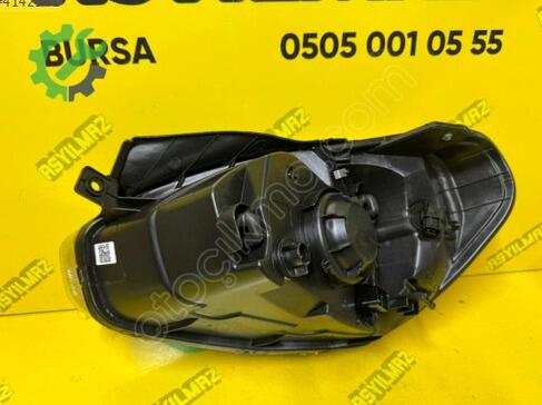 Hyundai Accent Sağ Ön Far çıkma parça