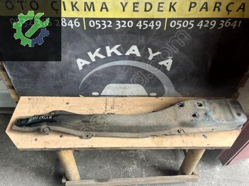 Toyota Corolla Ön Travers AE101 çıkma parça