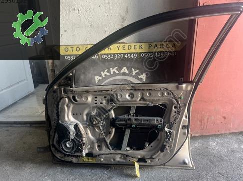 Toyota Corolla Sağ Ön Kapı AE101 çıkma parça