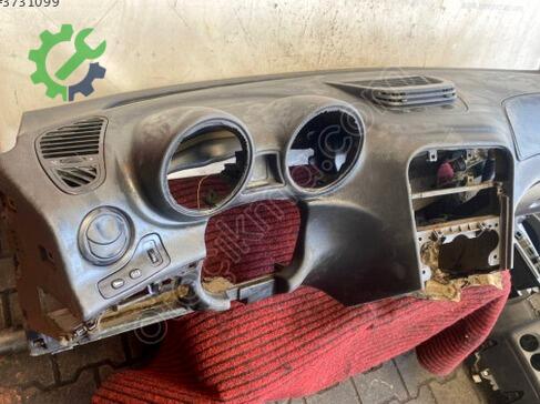 Alfa Romeo 156 Torpido çıkma parça
