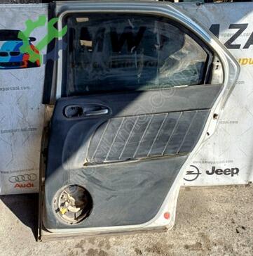 Alfa Romeo 156 Sağ Arka Kapı çıkma parça