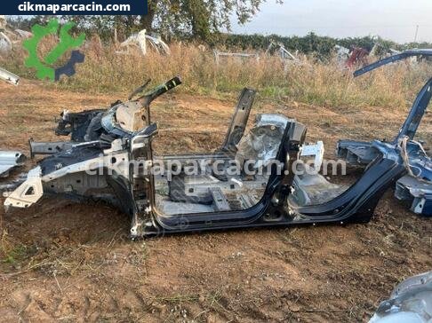 Alfa Romeo Giulietta Sol Marşpiyel Sacı çıkma parça