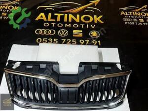 Skoda Octavia 2017-2020 Orijinal Sıfır Siyah Ön Panjur 5E0853653A