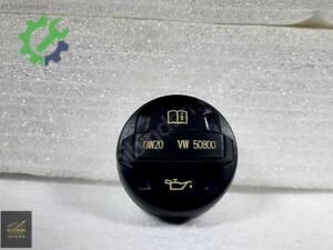 Volkswagen Passat Orijinal Sıfır TSİ Yağ Dolum Kapağı 05E1033485A