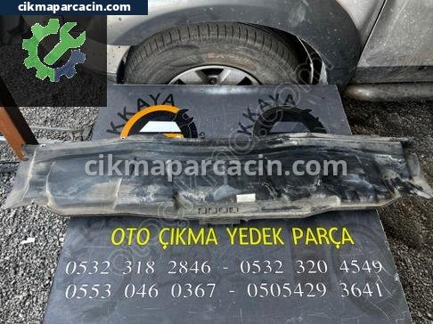 Ford C-Max Ön Cam Izgarası çıkma parça