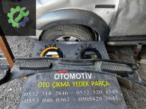AM51-R02216-AC Ford C-Max ön Cam Izgarası Orjinal Çıkma