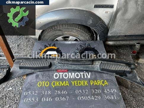Ford C-Max Ön Cam Izgarası çıkma parça