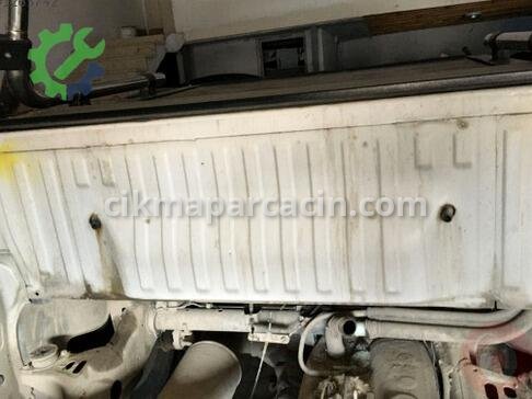 Volkswagen Amarok Çamurluk (Arka) çıkma parça