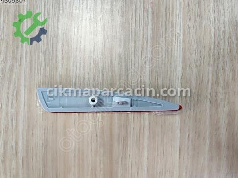 Toyota Auris Tampon Reflektörü 81910-02270 çıkma parça