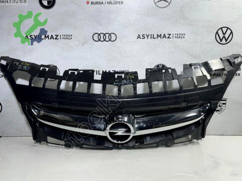 Opel Astra Ön Panjur çıkma parça