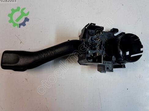Audi A4 Sinyal Kolu çıkma parça