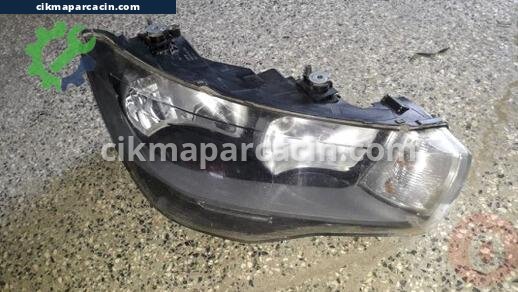 Audi A1 Sağ Ön Far çıkma parça