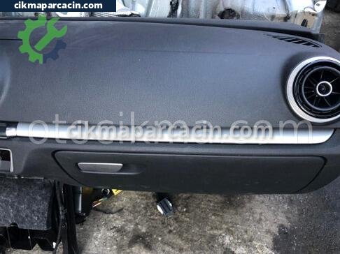 Audi A3 Torpido çıkma parça