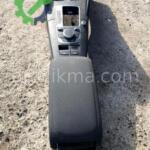 Audi A3 15-18 Kol dayama – konsol  hatasız orjinal çıkma