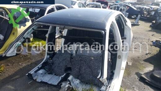 Audi A3 Cam Tavan çıkma parça