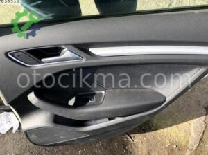 Audi A3 15-18 Sağ arka kapı döşemesi hatasız orjinal çıkma