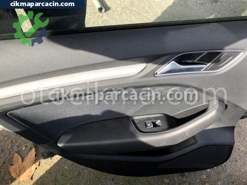 Audi A3 Kapı Döşemesi çıkma parça