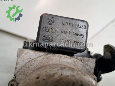 Audi A3 Fren Vakum Pompası çıkma parça
