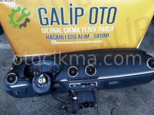 Audi A3 2015 Torpido kapağı hatasız orjinal çıkma