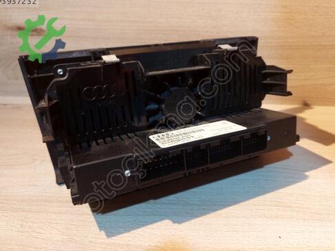 Audi A3 Klima Kontrol Paneli 8P0820043H çıkma parça