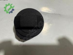 AUDİ A3 BENZİN DEPOSU KAPAĞI